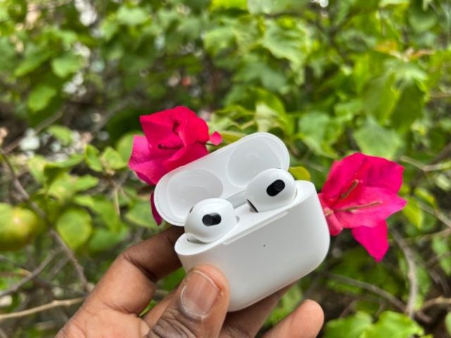 Apple AirPods 3: Intuitive Controls for Effortless Audio Management